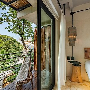 Deluxe Queen Room Balcony